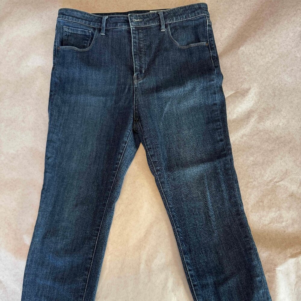Treasure & Bond straight jeans. Size 32.